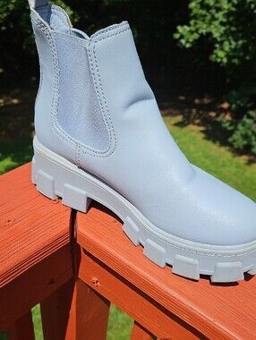 Circus by Sam Edelman Cloud Grey Chunky Platform Chelsea Boots Size 9
